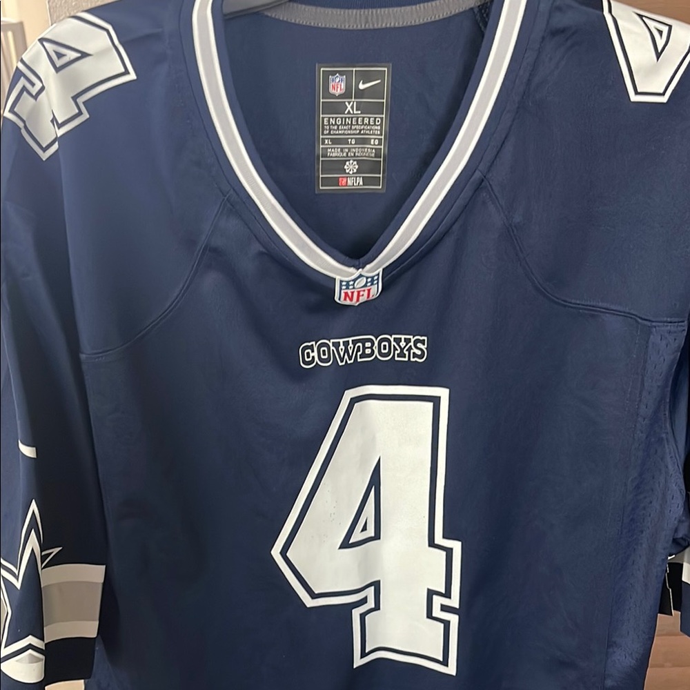 Nike Blue and White Jersey for Athletic Performance